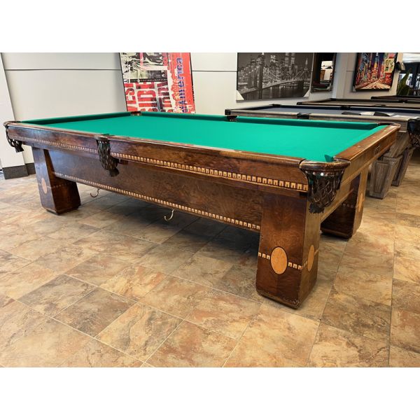 Incroyable table de billard antique Brunswick Medalist 9 pieds fabriqué uniquement pendant deux ans en quantité très limitées. able de Billard Brunswick Medalist: Élégance et Performance

Découvrez la perfection du jeu avec la table de billard Brunswick