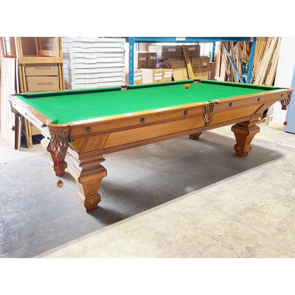 Spectaculaire table de billard Antique Brunswick 9 pieds en bois massif