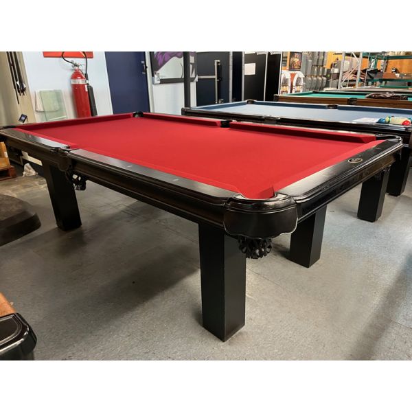 Table de billard Majestic 8 pieds Démonstrateur de plancher fini Noir munie d'ardoise 3/4 pouces Code : TABLE426MAJ8P
Fabriquée au Canada en bois massif Nord Américain et bois d'ingénierie, une ardoise naturelle de 3/4 de pouces et poches en cuir véritab